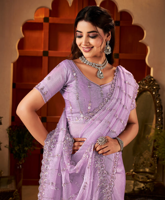 Beautiful pleats showcasing the Chhoga Lavender Pink Floral Stripe Tissue Silk Saree