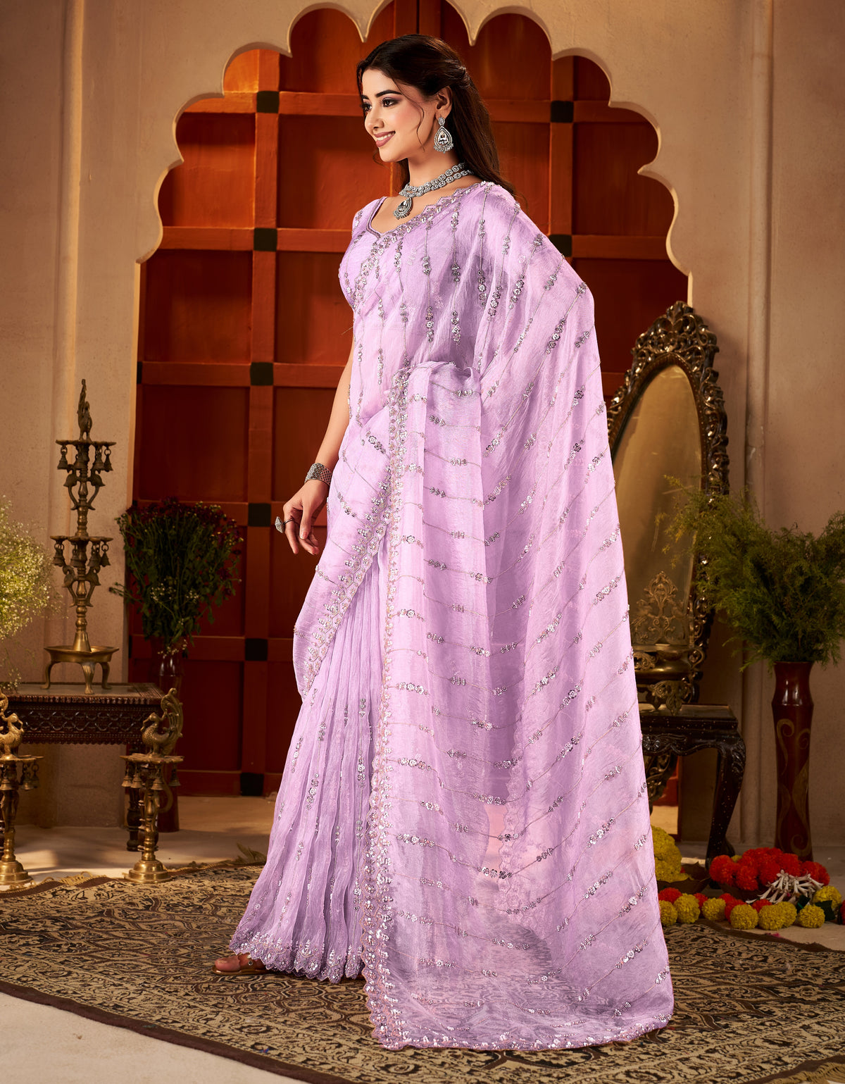 side view of chhoga lavender pink floral stripe tissue silk saree